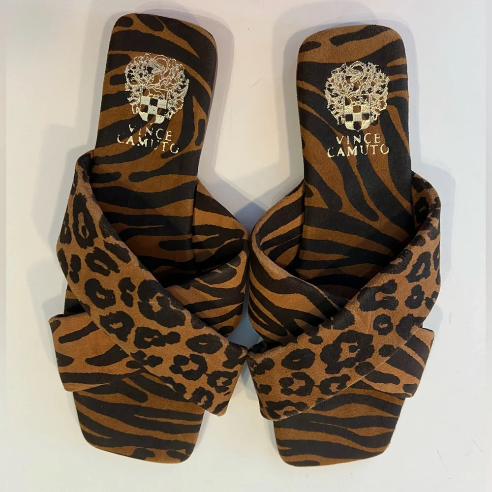 VINCE CAMUTO Alannie Leather Slide Sandal - Picture 2 of 3